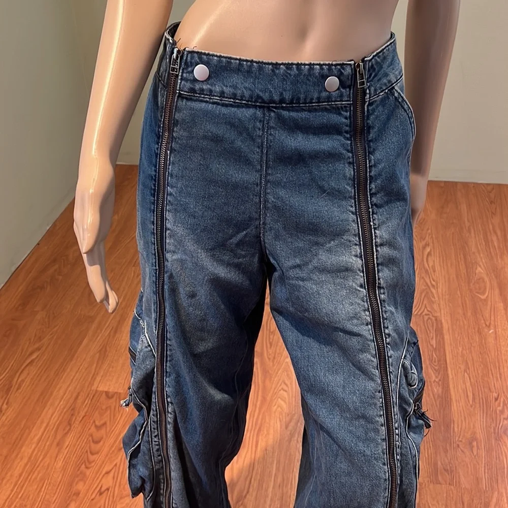 Boutique Cargo Style Jeans With Zippers Down Front Of Legs Size 13 - Picture 3 of 12